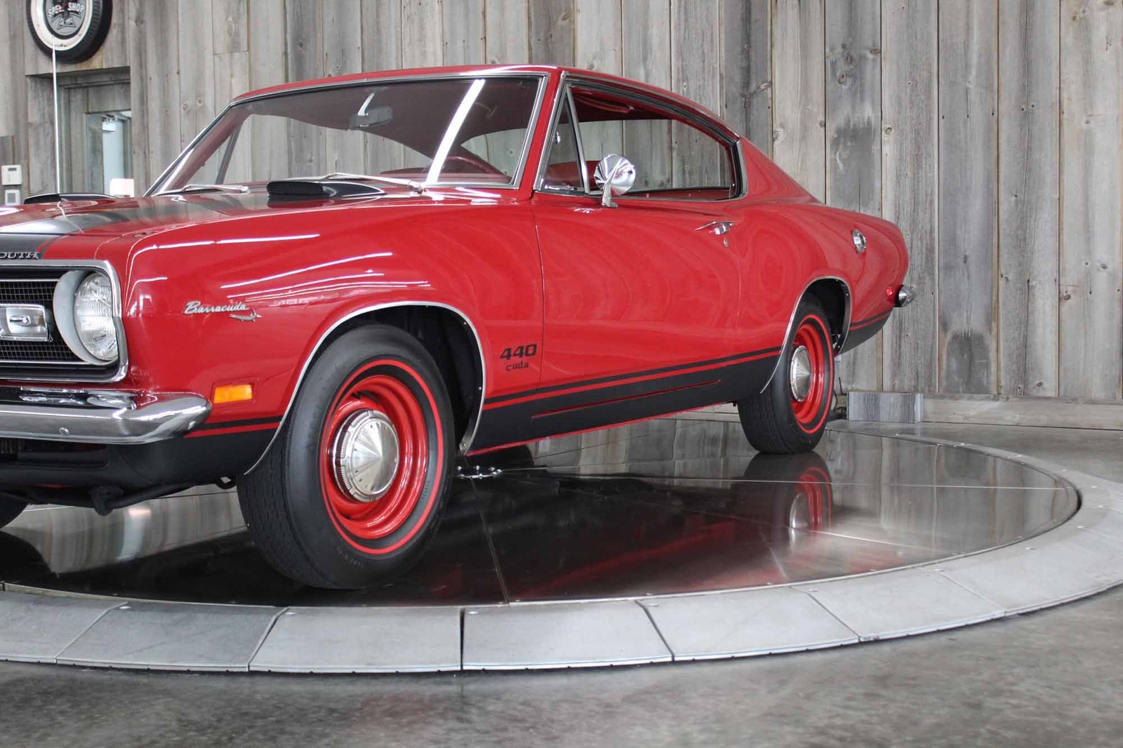 Plymouth-Barracuda-1969-RESTORED-10