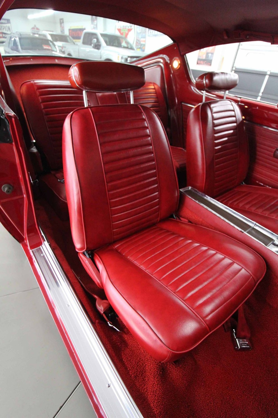 Plymouth-Barracuda-1969-RESTORED-26