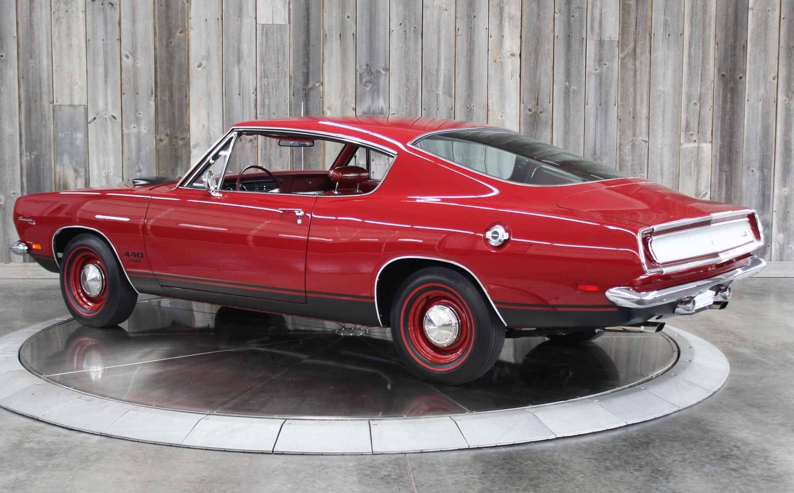 Plymouth-Barracuda-1969-RESTORED-3