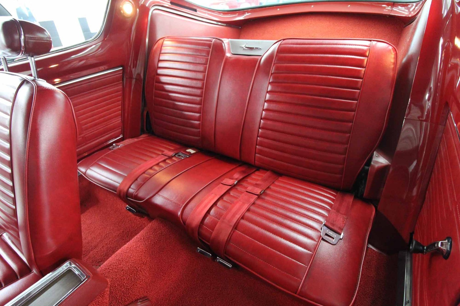 Plymouth-Barracuda-1969-RESTORED-32