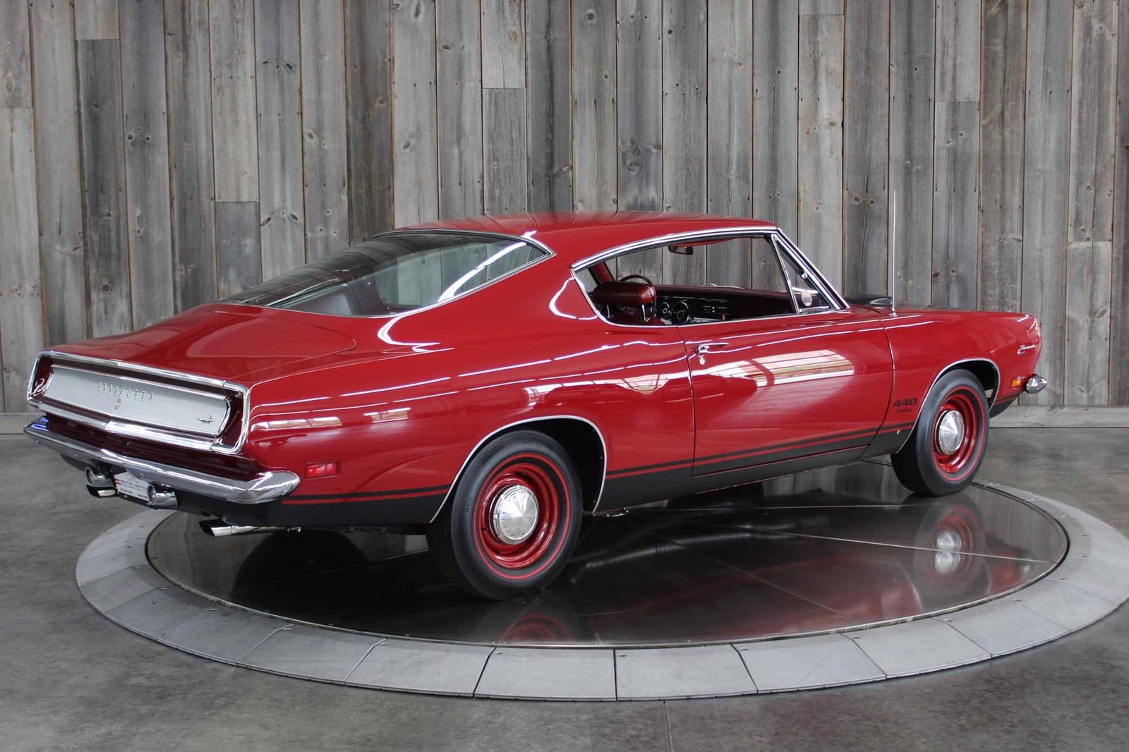 Plymouth-Barracuda-1969-RESTORED-4