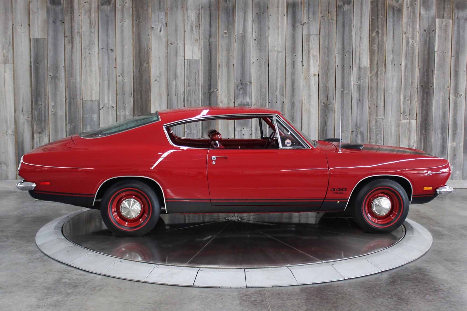 Plymouth-Barracuda-1969-RESTORED-5