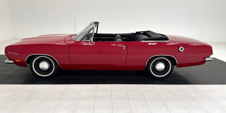 Plymouth-Barracuda-1969-Scorch-Red-Black-4