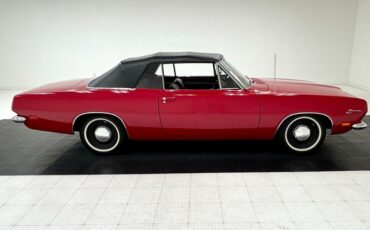 Plymouth-Barracuda-1969-Scorch-Red-Black-7