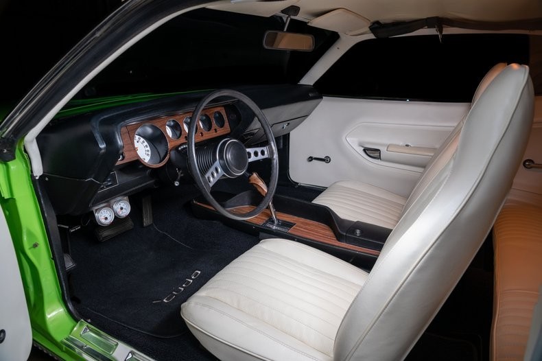 Plymouth-Barracuda-1973-Coupe-12