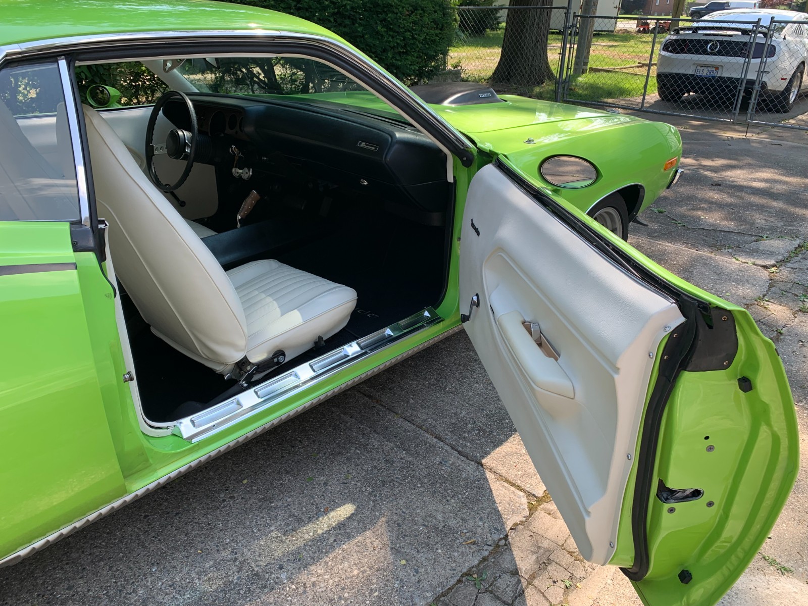 Plymouth-Barracuda-1973-Coupe-18