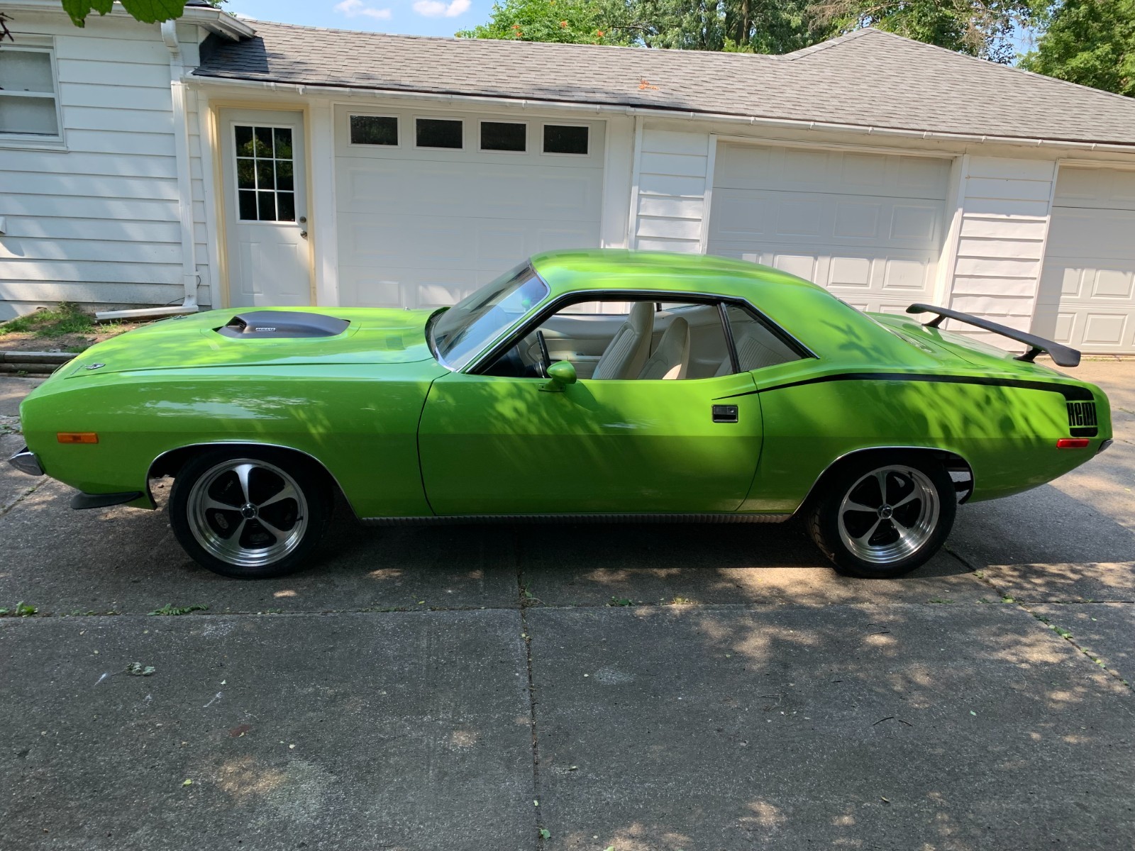 Plymouth-Barracuda-1973-Coupe-2