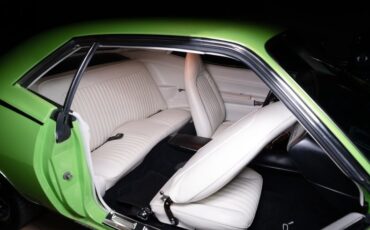 Plymouth-Barracuda-1973-Coupe-20
