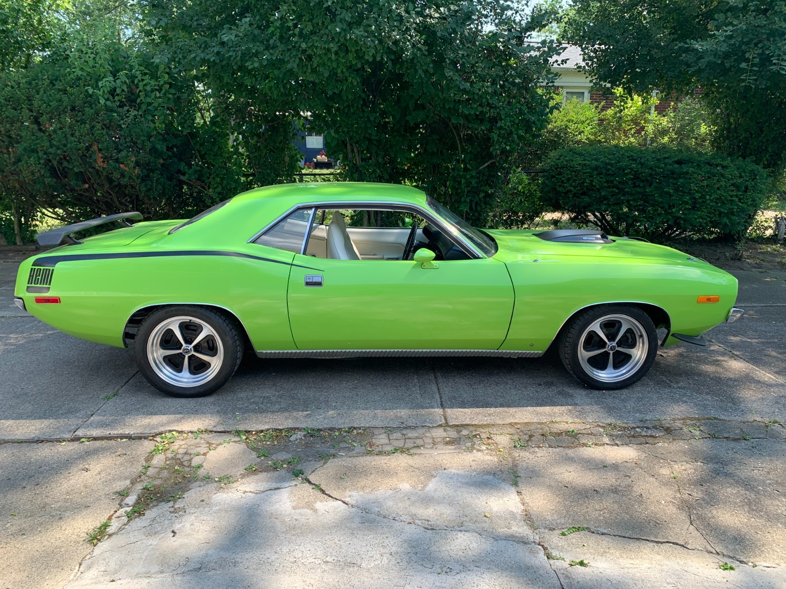 Plymouth-Barracuda-1973-Coupe-3