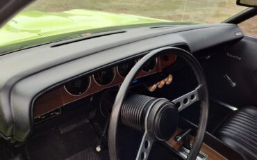 Plymouth-Barracuda-1973-Coupe-31