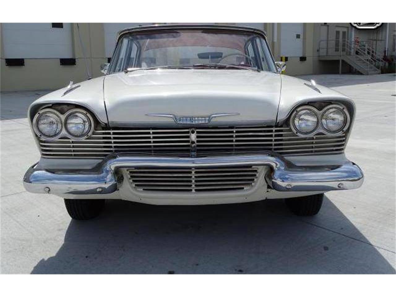 Plymouth-Belvedere-1958-White-and-Red-Red-1