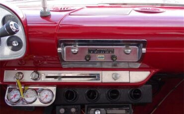 Plymouth-Belvedere-1958-White-and-Red-Red-16