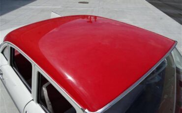 Plymouth-Belvedere-1958-White-and-Red-Red-3