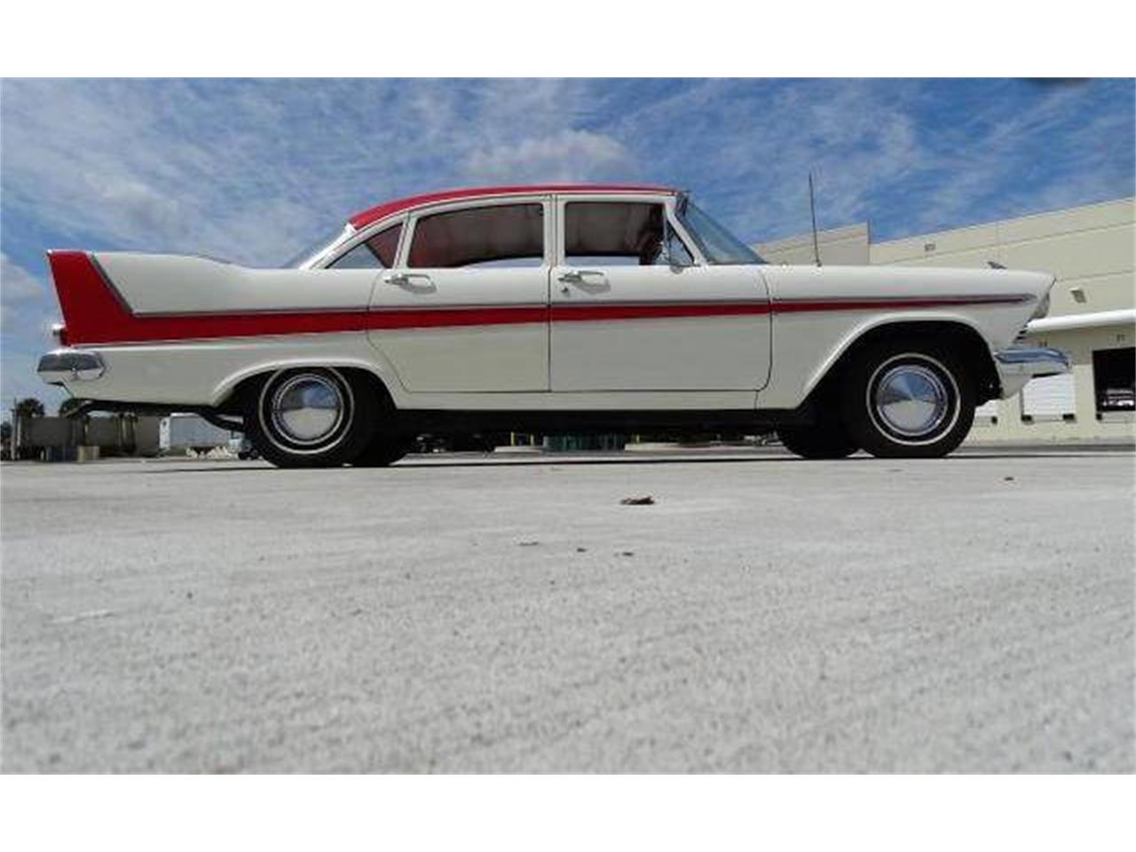 Plymouth-Belvedere-1958-White-and-Red-Red-4