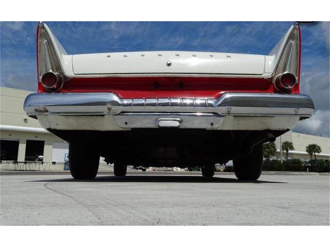 Plymouth-Belvedere-1958-White-and-Red-Red-5