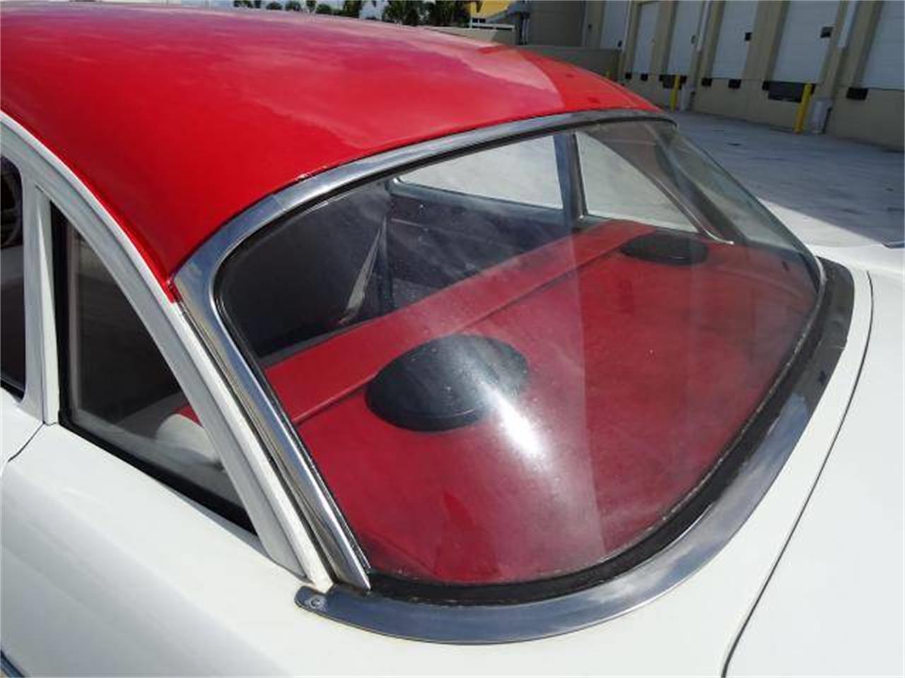 Plymouth-Belvedere-1958-White-and-Red-Red-6