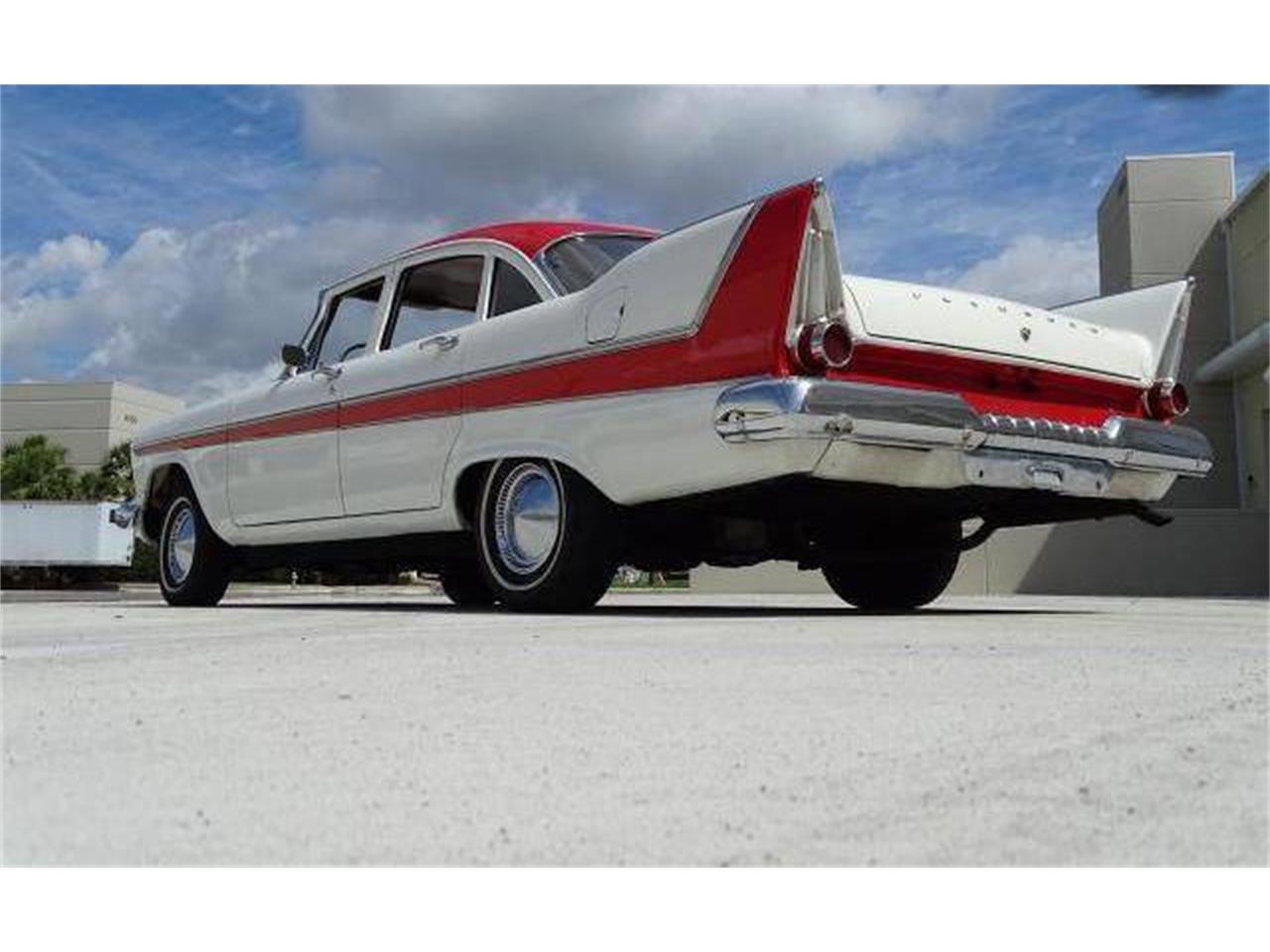 Plymouth-Belvedere-1958-White-and-Red-Red-8