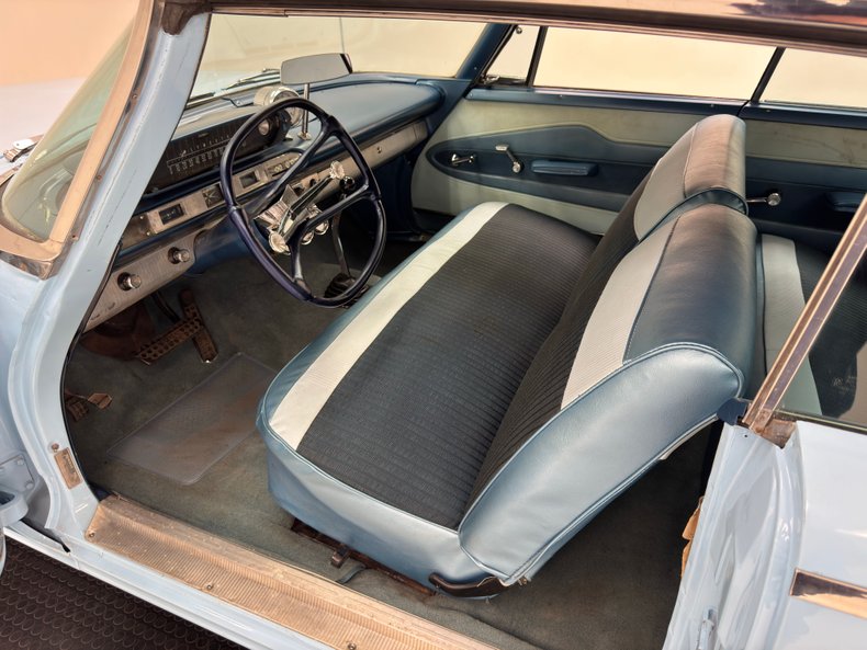 Plymouth-Belvedere-1960-Sky-Blue-Dark-Blue-13