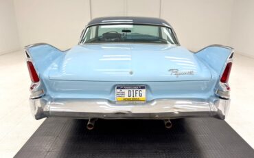 Plymouth-Belvedere-1960-Sky-Blue-Dark-Blue-2