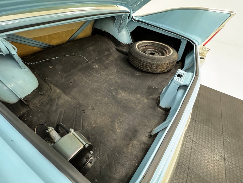 Plymouth-Belvedere-1960-Sky-Blue-Dark-Blue-26