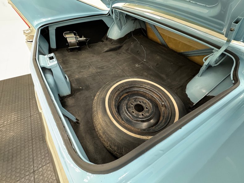 Plymouth-Belvedere-1960-Sky-Blue-Dark-Blue-28