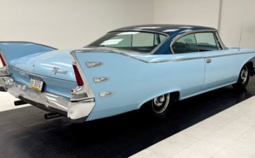 Plymouth-Belvedere-1960-Sky-Blue-Dark-Blue-3