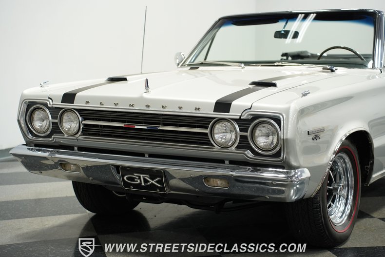 Plymouth-Belvedere-1967-Silver-Metallic-Black-24