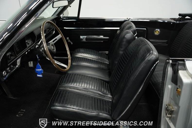 Plymouth-Belvedere-1967-Silver-Metallic-Black-36