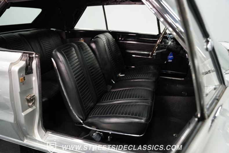 Plymouth-Belvedere-1967-Silver-Metallic-Black-45