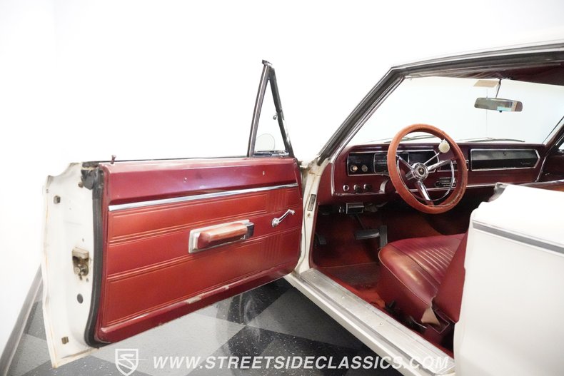 Plymouth-Belvedere-1967-White-Red-10