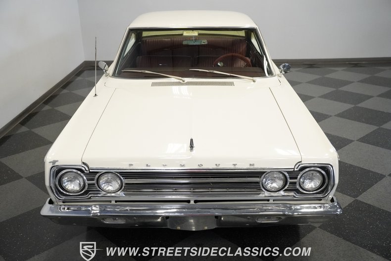 Plymouth-Belvedere-1967-White-Red-4