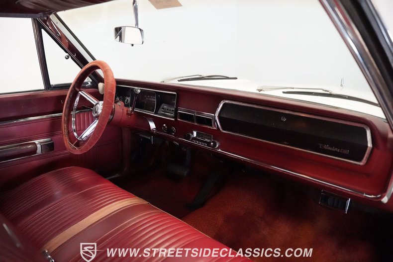 Plymouth-Belvedere-1967-White-Red-7