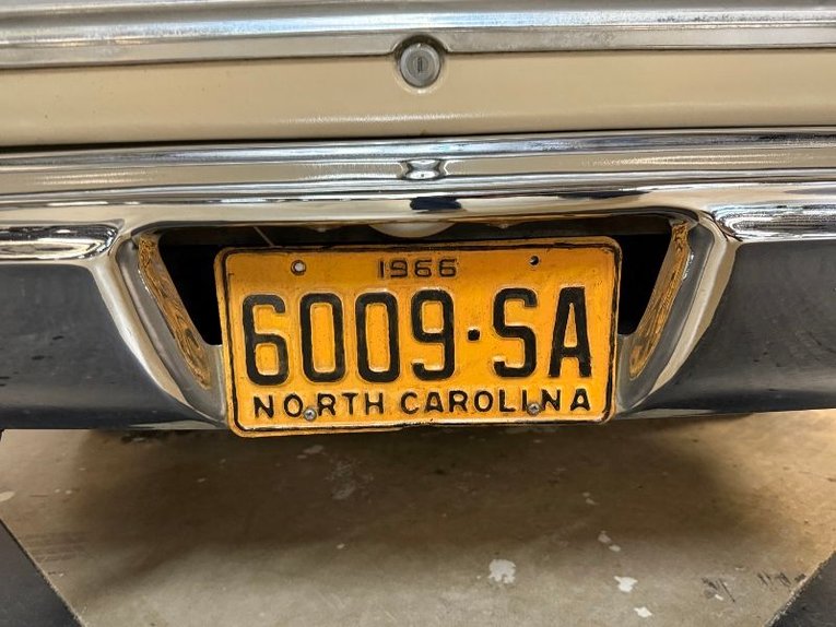 Plymouth-Belvedere-2-1966-Tan-Gold-11