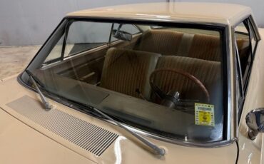 Plymouth-Belvedere-2-1966-Tan-Gold-15