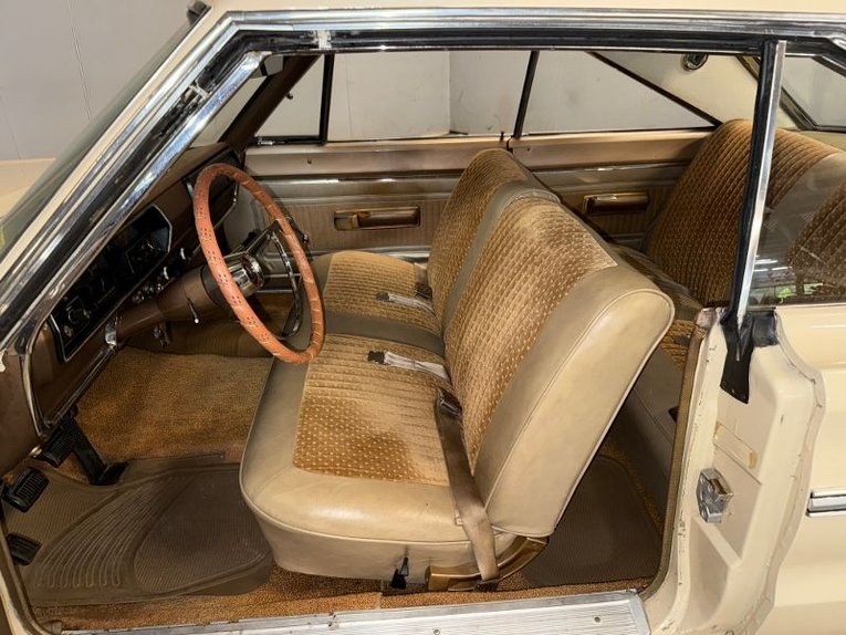 Plymouth-Belvedere-2-1966-Tan-Gold-21