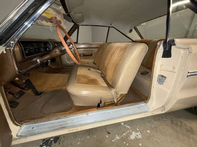 Plymouth-Belvedere-2-1966-Tan-Gold-23
