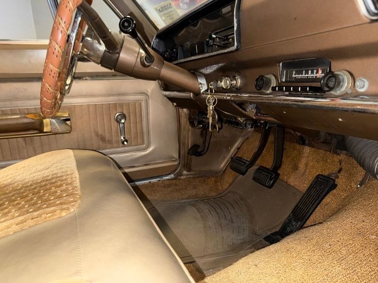 Plymouth-Belvedere-2-1966-Tan-Gold-6
