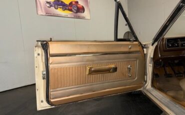 Plymouth-Belvedere-2-1966-Tan-Gold-9