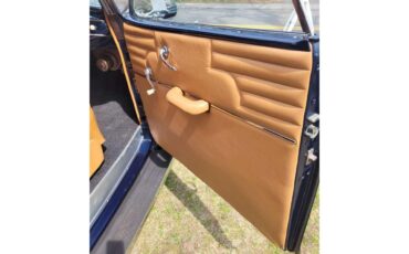 Plymouth-Convertible-1941-Blue-Tan-Leather-1