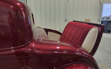 Plymouth-Coupe-1932-BurgundyIvory-BurgundyIvory-11