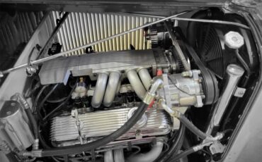 Plymouth-Coupe-1932-BurgundyIvory-BurgundyIvory-23