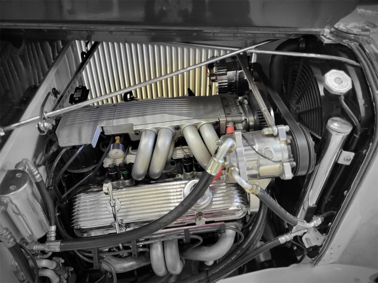 Plymouth-Coupe-1932-BurgundyIvory-BurgundyIvory-23