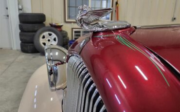 Plymouth-Coupe-1932-BurgundyIvory-BurgundyIvory-3