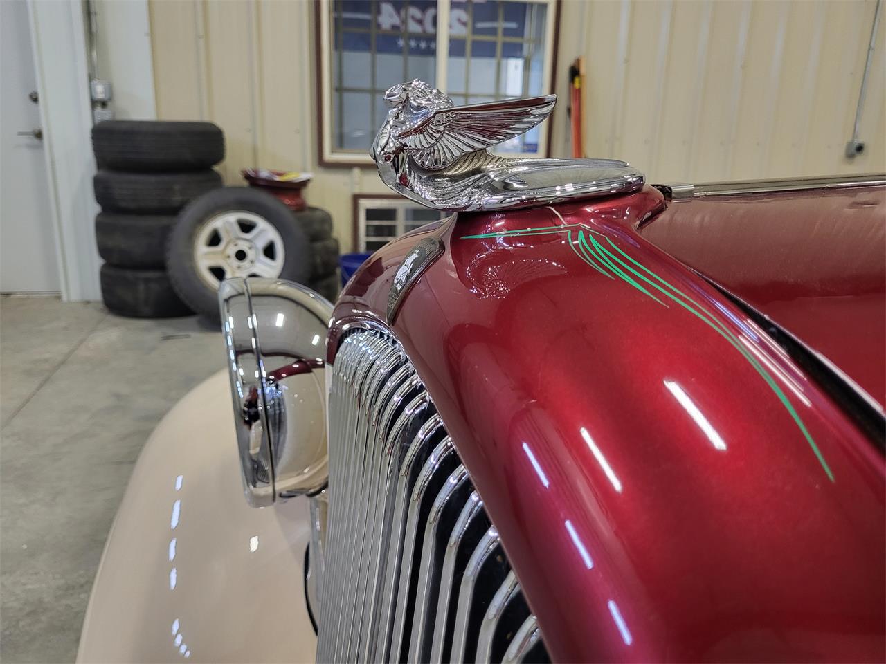 Plymouth-Coupe-1932-BurgundyIvory-BurgundyIvory-3