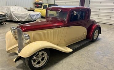 Plymouth-Coupe-1932-BurgundyIvory-BurgundyIvory