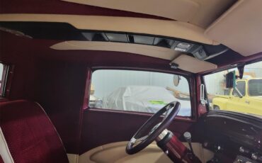 Plymouth-Coupe-1932-BurgundyIvory-BurgundyIvory-5