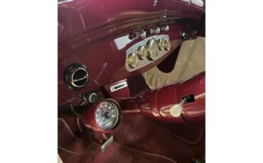 Plymouth-Coupe-1932-BurgundyIvory-BurgundyIvory-8