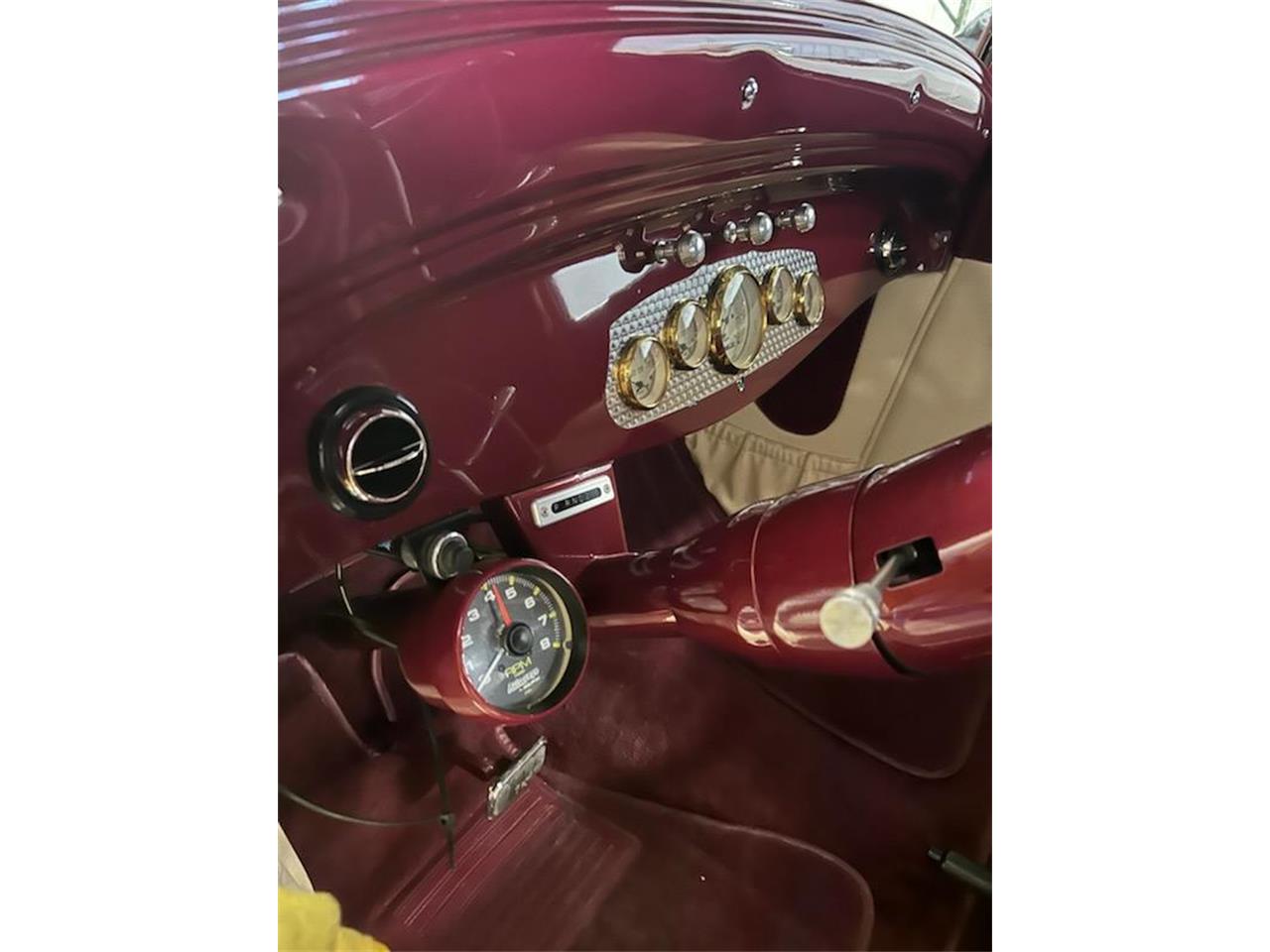 Plymouth-Coupe-1932-BurgundyIvory-BurgundyIvory-8