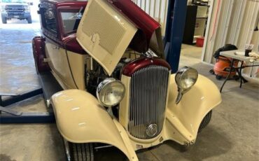 Plymouth-Coupe-1932-BurgundyIvory-BurgundyIvory-9