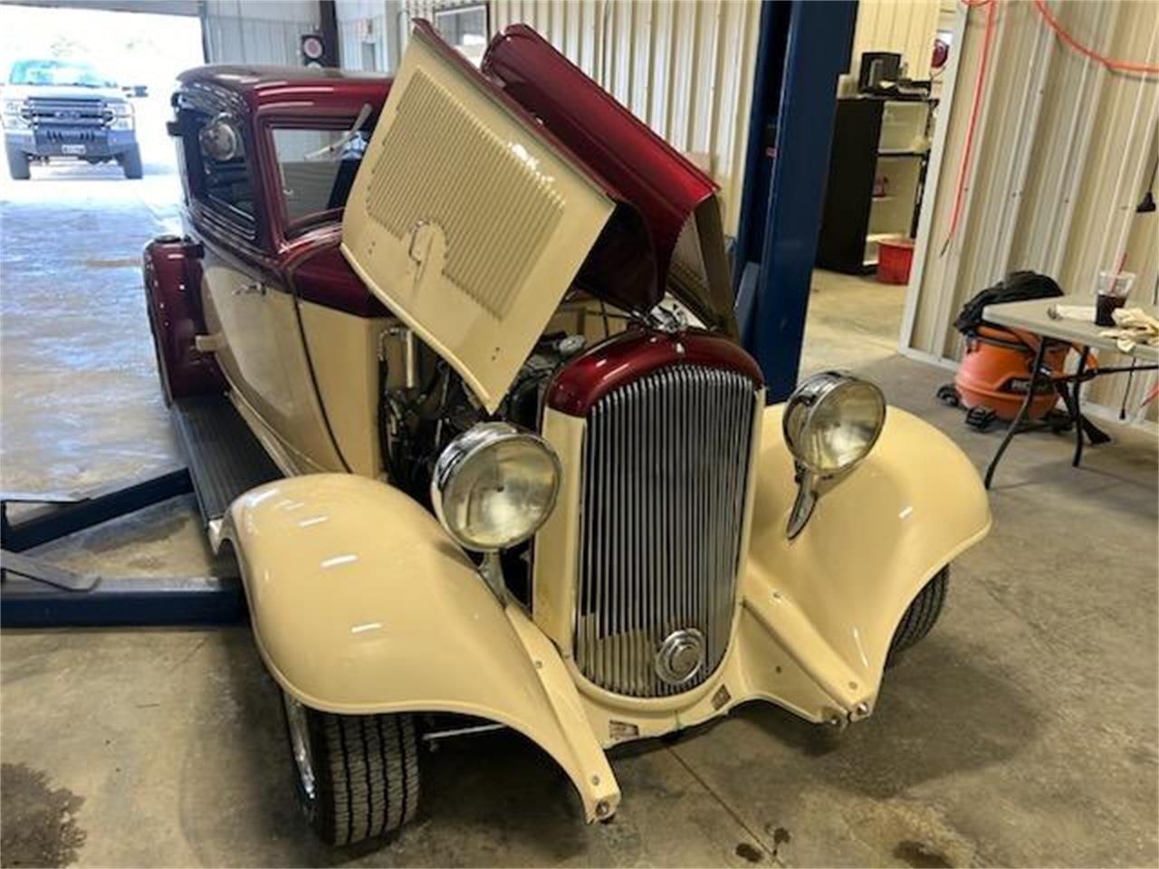Plymouth-Coupe-1932-BurgundyIvory-BurgundyIvory-9